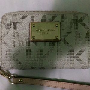 Michael Kors Wristlet Wallet