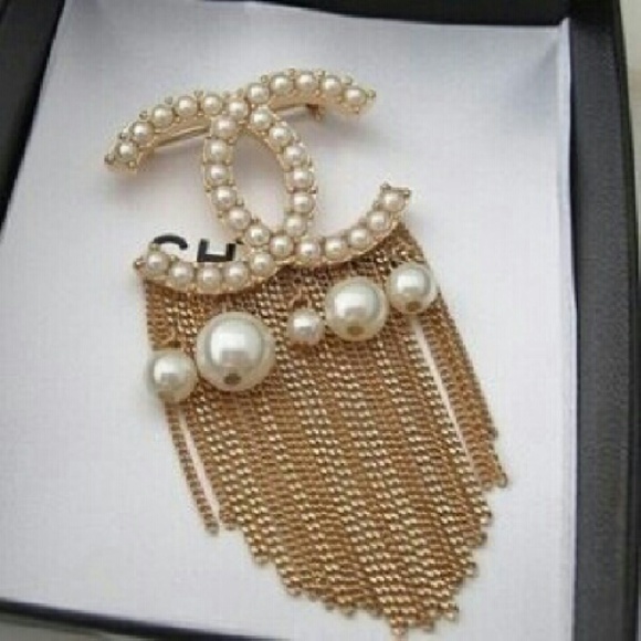 Designer Like Pearl Brooch