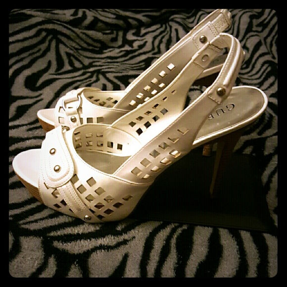 Ladies guess heels