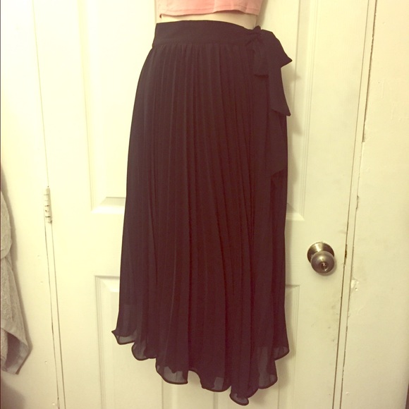 Revenge Pleated Midi Skirt