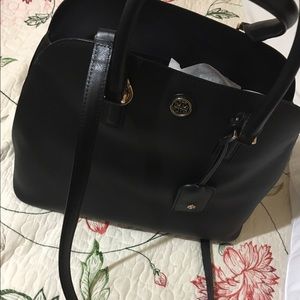 New with tags black Tory burch bag