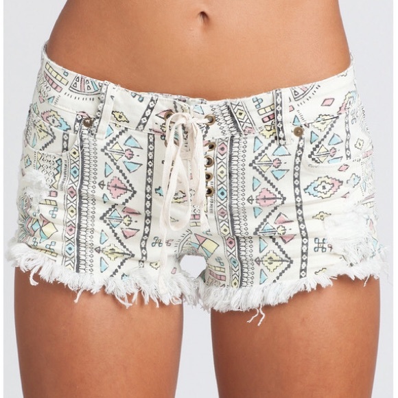 Billabong Pants - 💥NEW💥 Billabong Lite Hearted Sun Warrior Shorts