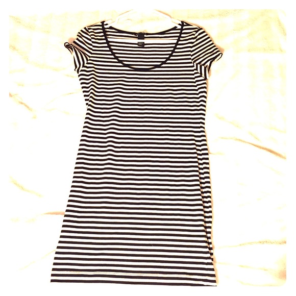 Fitted black and cream striped cotton dress - Picture 1 of 3