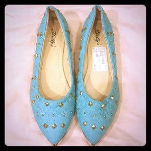 Turquoise and Gold Pointed Toe and Grommet Flats