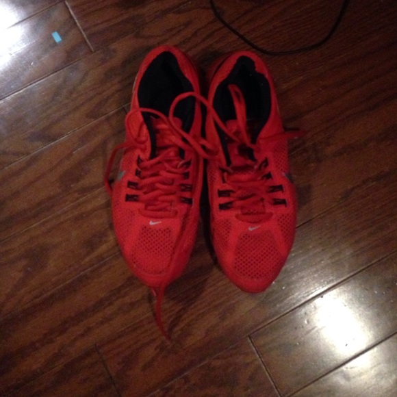 Nike sneakers   Air max boys size 6y