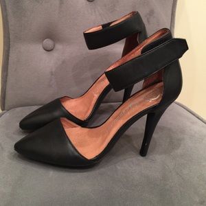 Jeffrey Campbell Solitaire