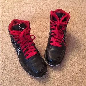 Black Jordan sneakers 🛍