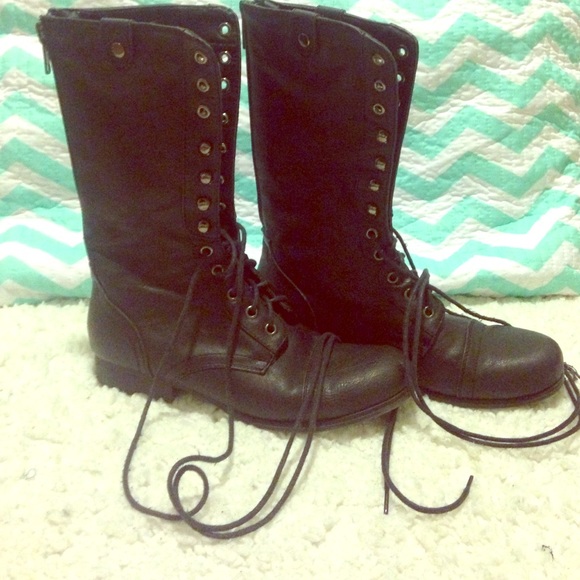 madden girl combat boots size 8