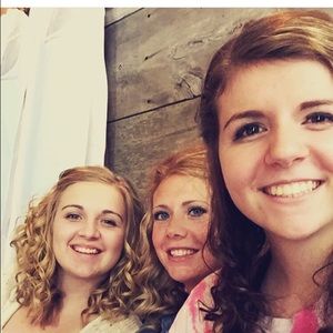 Meet your Posher, Elizabeth