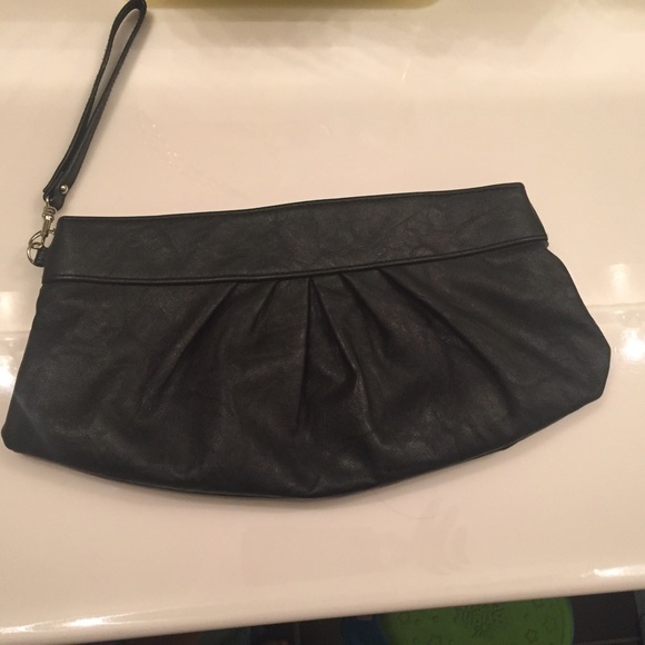 🔷Black leather clutch