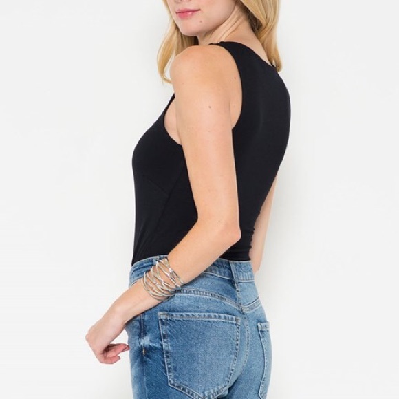 Sleeveless Lace Up Bodysuit - Picture 3 of 4