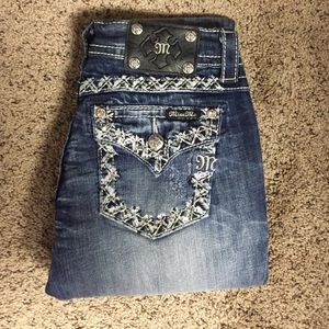 Miss Me's! 27 boot cut inseam 34