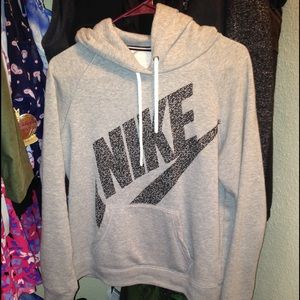 Nike hoodie size medium