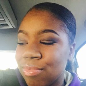 Meet your Posher, Janessa