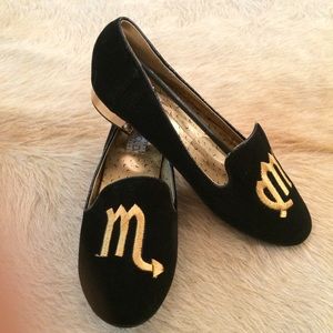 Velvet Scorpio Zodiac Smoking Flat