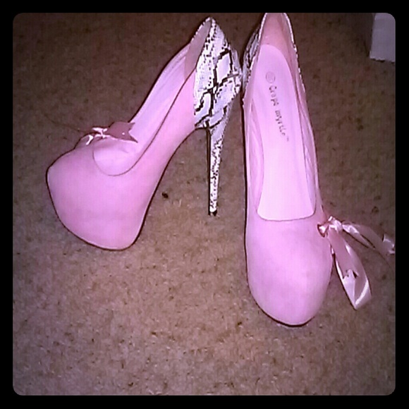 Grape myrtle shoes