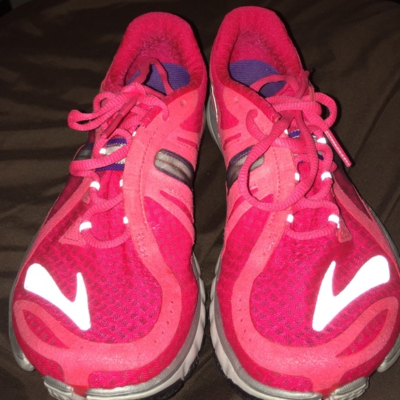 Cute brooks running shoes