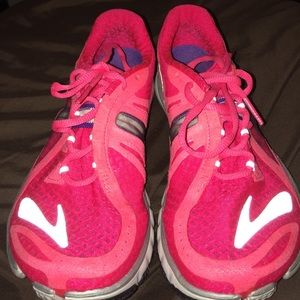 Cute brooks running shoes