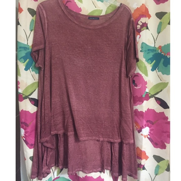 Free people circle in sand look-alike
