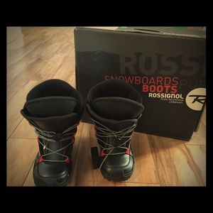 Rossignol snowboard boots kids size 2.5,