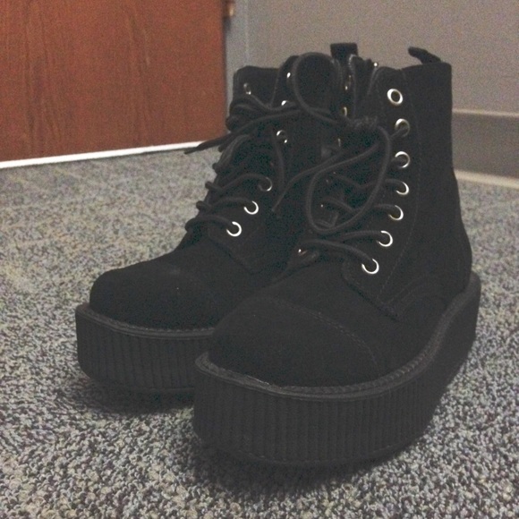 TUK mondo creepers