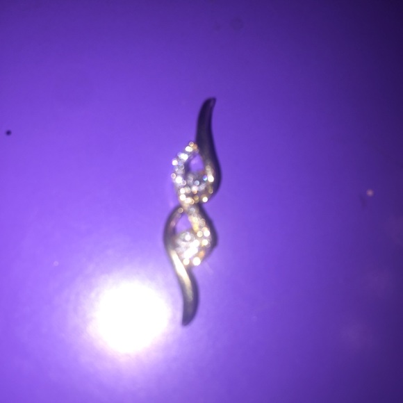 Diamond & gold pendant