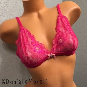 ⭐Sale - NWT VS Bralette