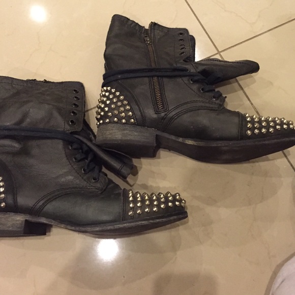 Steve Madden boots