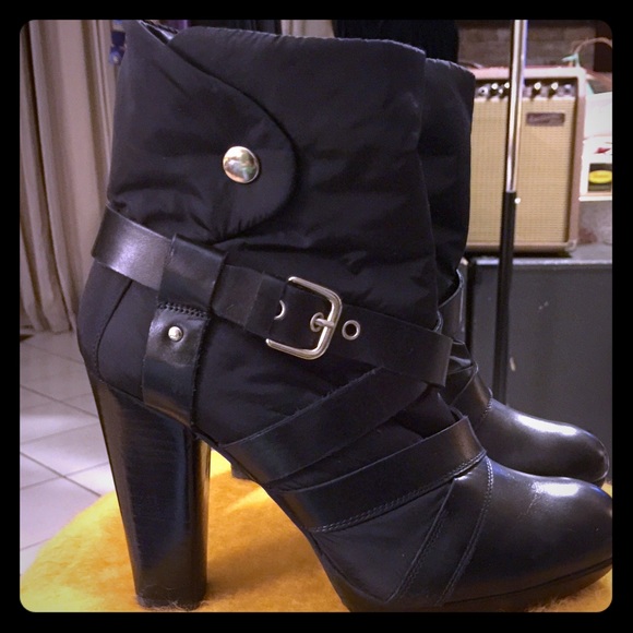 Stuart Weitzman boots size 6