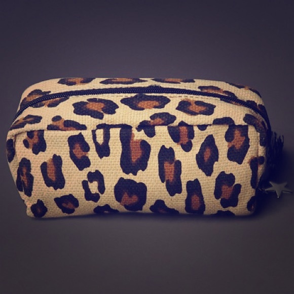 Blackheart  Handbags - LEOPARD PRINT CANVAS COSMETIC CASE 👝