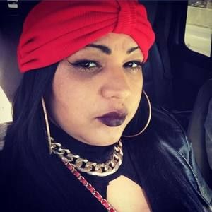 Meet your Posher, Lina