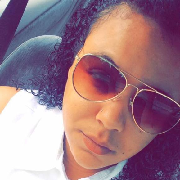 Meet your Posher, Rae - Picture 1 of 1