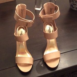 BRAND NEW! Patent leather nude heels!