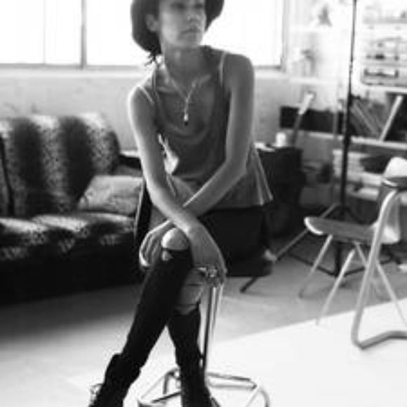 Meet your Posher, Cristina - Picture 1 of 4