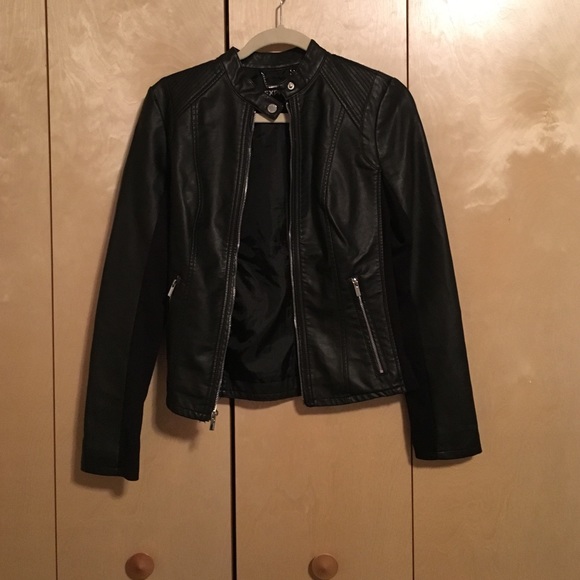 Fitted leather jacket