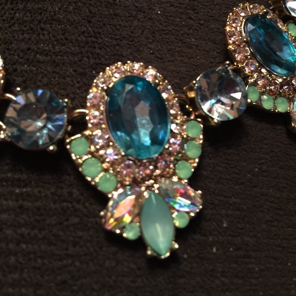Flower Crystal Statement Necklace - Picture 3 of 3