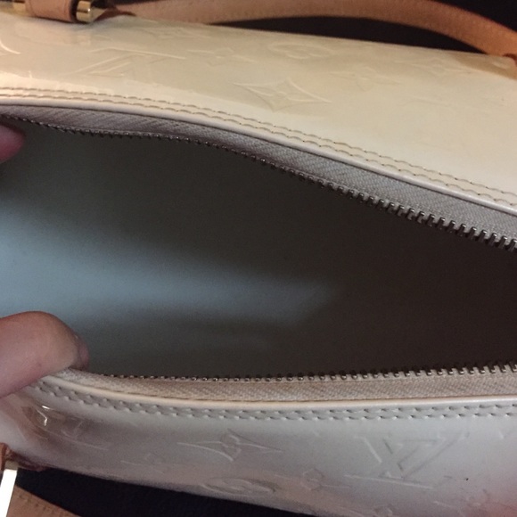 Louis vuttion vernis ‼️‼️SALE‼️‼️ - Picture 2 of 4