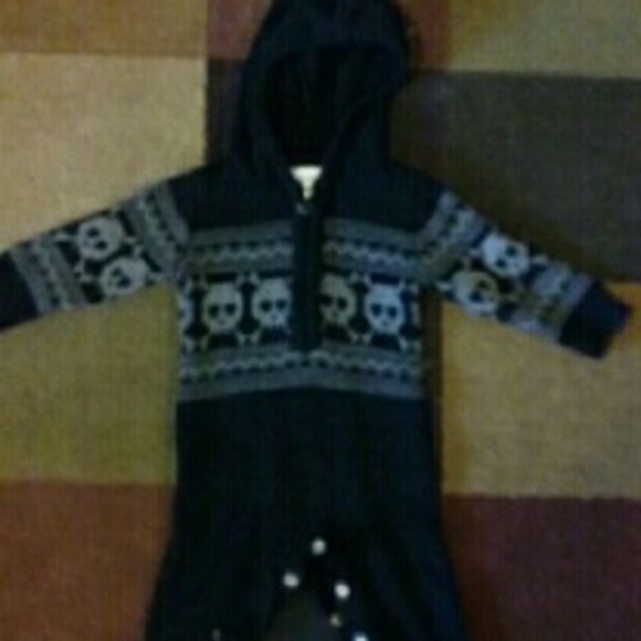 *BUNDLED ITEMS*Knit Coverall with Skull Pattern & - Picture 3 of 4