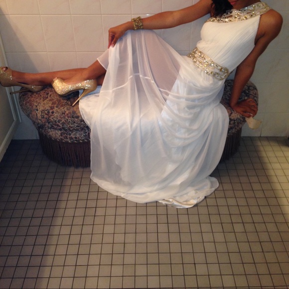 Prom dress ! Pricing negotiable :))