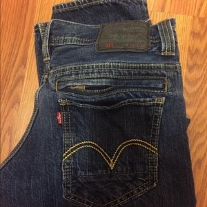 Levi's size 31/32