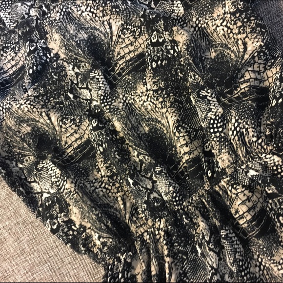 Snake print silky romper - Picture 2 of 2