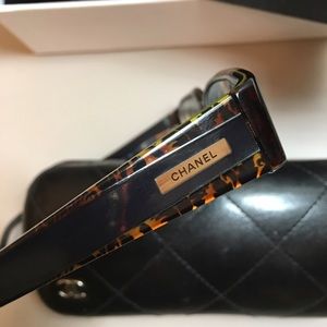 CHANEL Chic Eye Frames