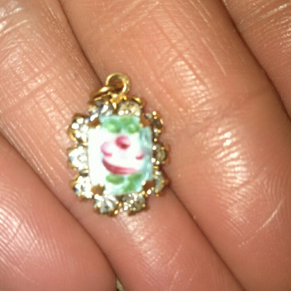 Rose Charm - Picture 3 of 4