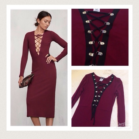 Burgundy Lace Up Front Midi Dress - Picture 4 of 4