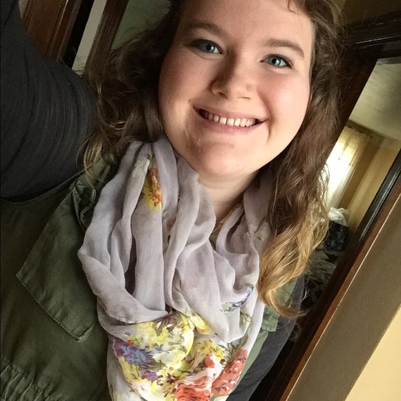 Meet your Posher, Brooke - Picture 1 of 1