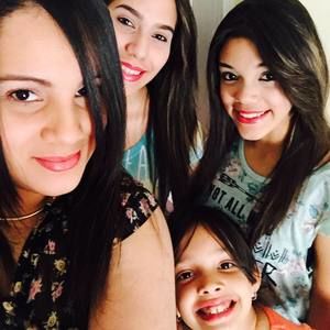 Meet your Posher, Clary dennise