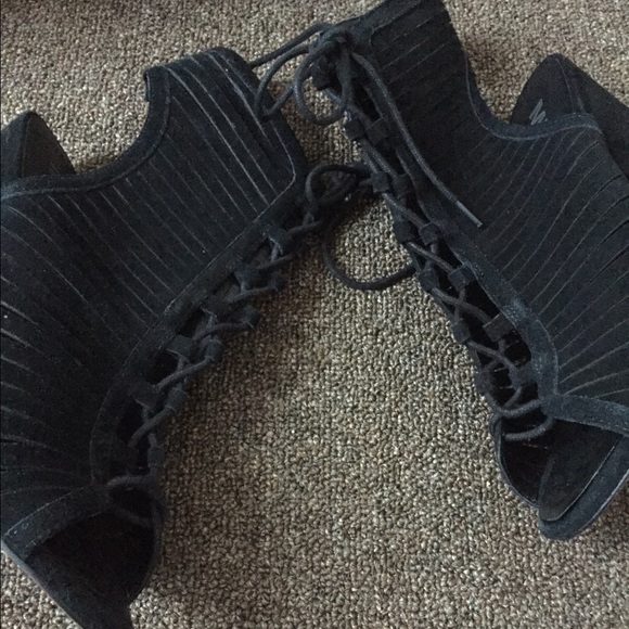 Open toe lace up shoes