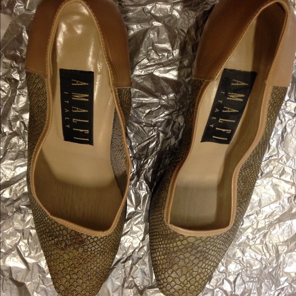 Amalfi pumps