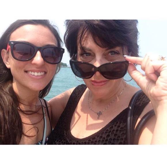 Meet your Posher, Lori