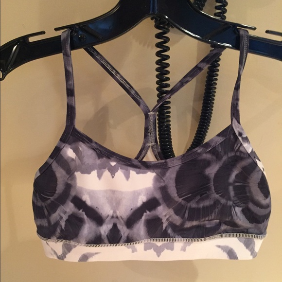 lululemon athletica Other - Lululemon flow y sports bra
